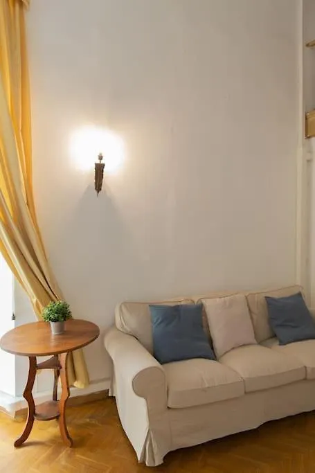 Strategic 2Br Apartment Florence