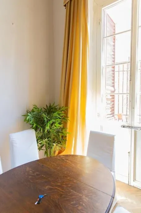 Strategic 2Br Apartment Florence 0*,