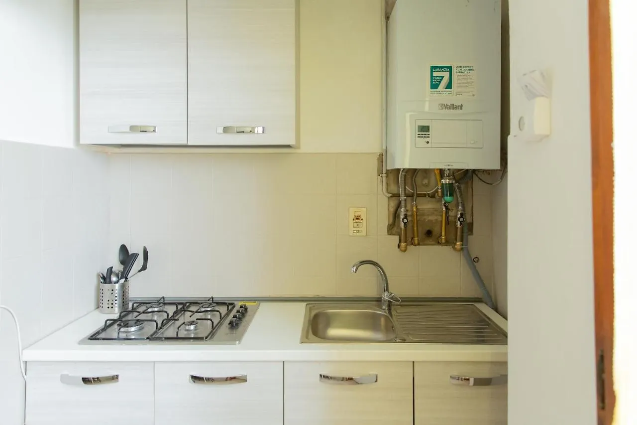 Strategic 2Br Apartment Florence Italy